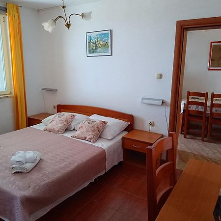 Monika Apartamento Rab Town Exterior foto