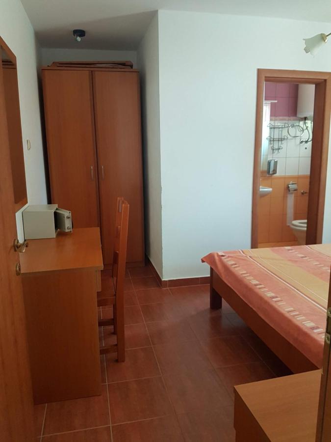 Monika Apartamento Rab Town Exterior foto